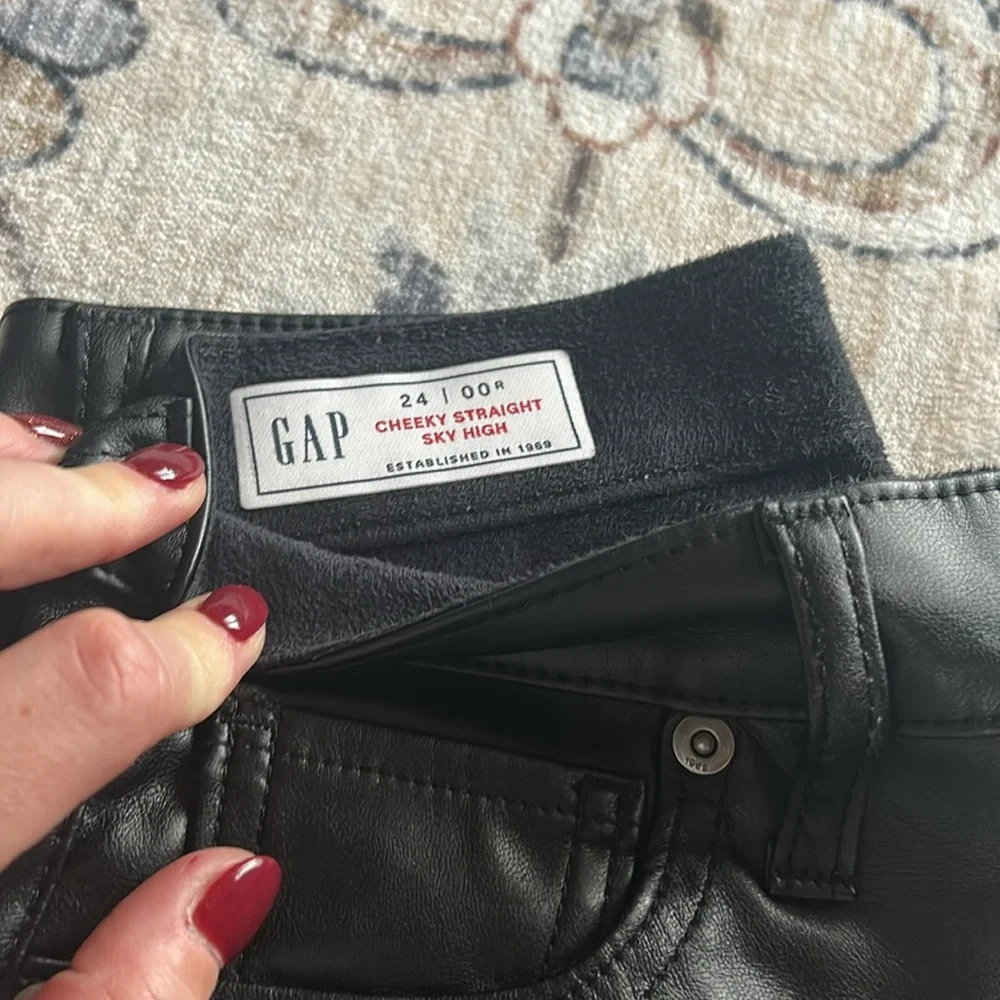 Great condition worn once Sleek Black Faux Leather Pants - Picture 2 of 4